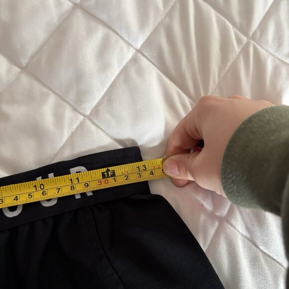 Under Armour Womens Size Small Black Elastic Waist Play Up Shorts Running Loose - Picture 5 of 7